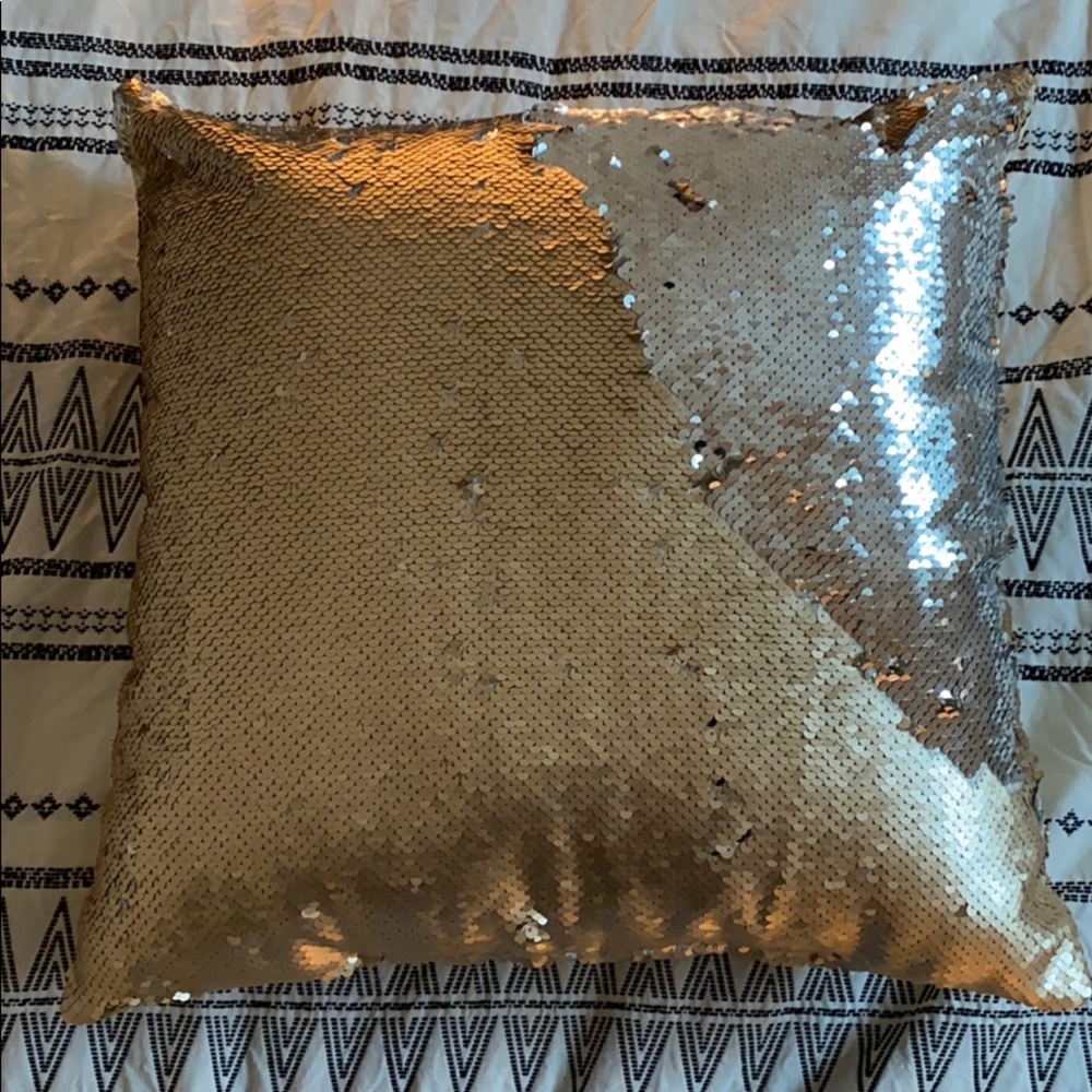 Sequin gold and silver pillow